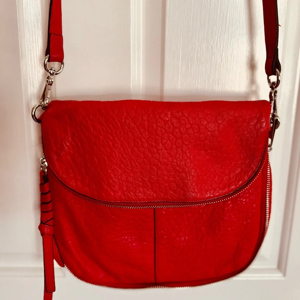 Vince Camuto Crossbody Bag Purse Scarlet Red 100% Genuine Leather Pockets Galore - Picture 13 of 13